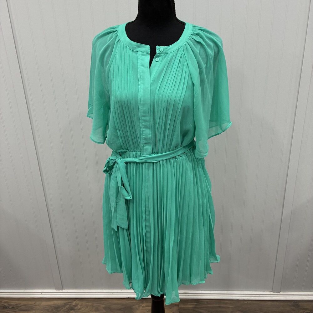 NWT Umgee Womens Medium Green Flutter Sleeve Pleated A-Line Dress Flirty Vibrant